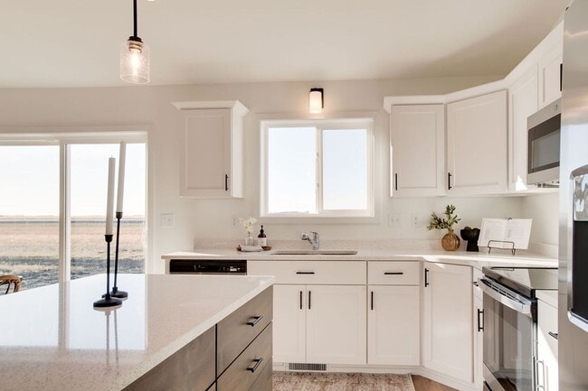 Building Photo - 3 Bed 3 Bath Single Family Home