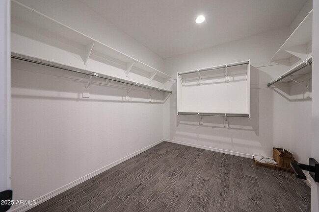 Building Photo - 3332 W Dunbar Dr