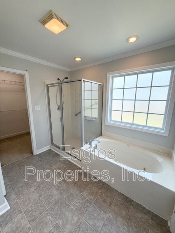 Building Photo - 200 Myrna Dr