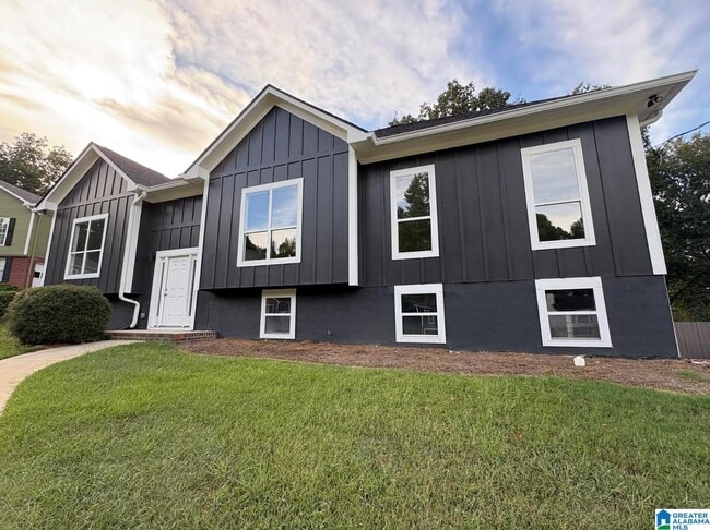 Building Photo - 112 Loyola Cir