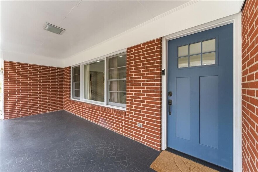 Building Photo - 2393 Lilla Cir SW