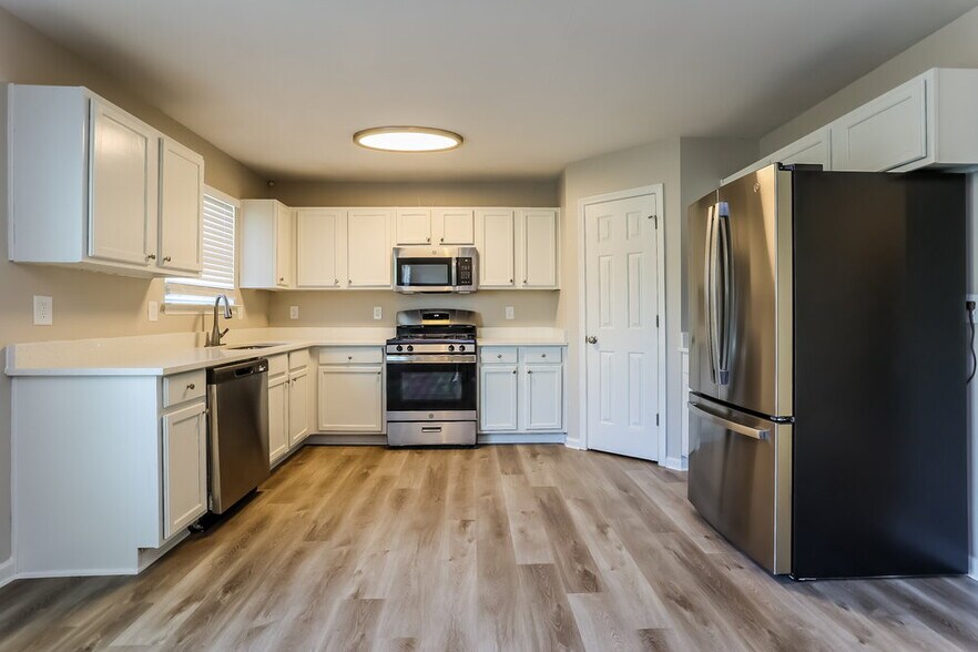 Building Photo - 3051 Berthas Overlook