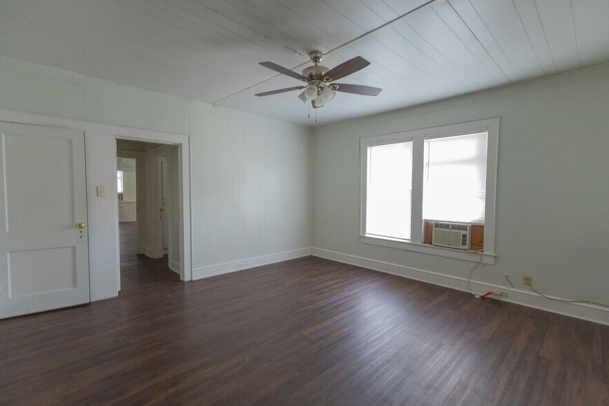 Building Photo - 2913 Homan Ave