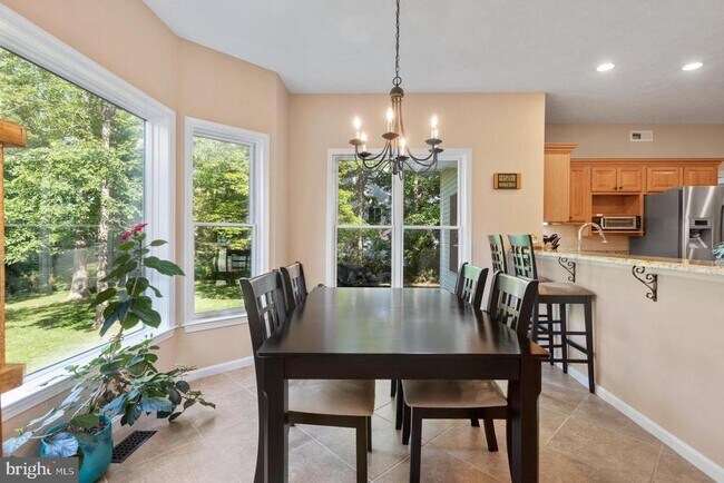 Building Photo - 22388 Deerpath Ct