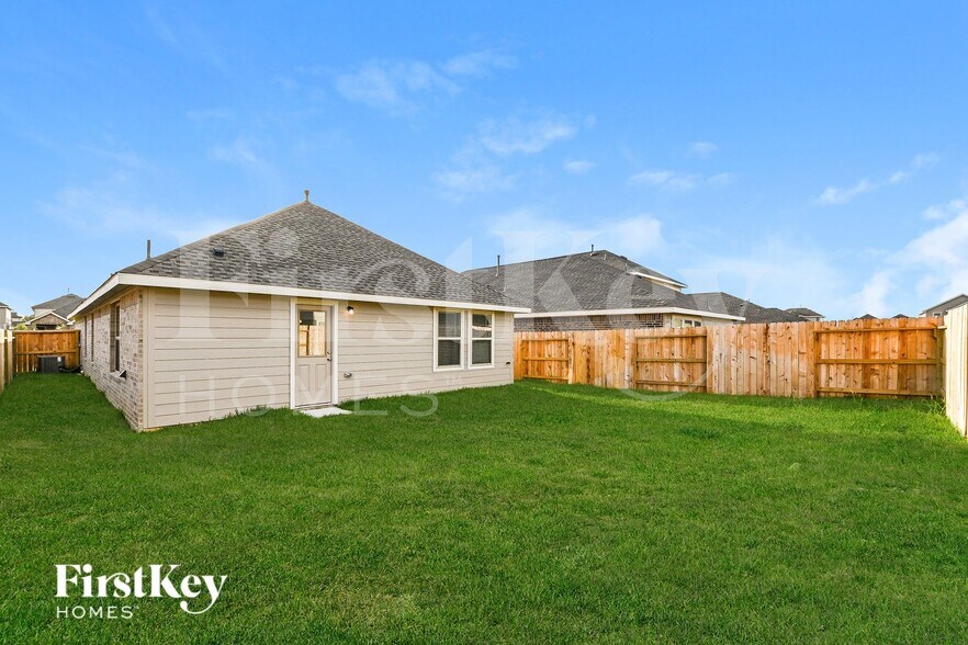 Building Photo - 18446 Summit Ranch Dr