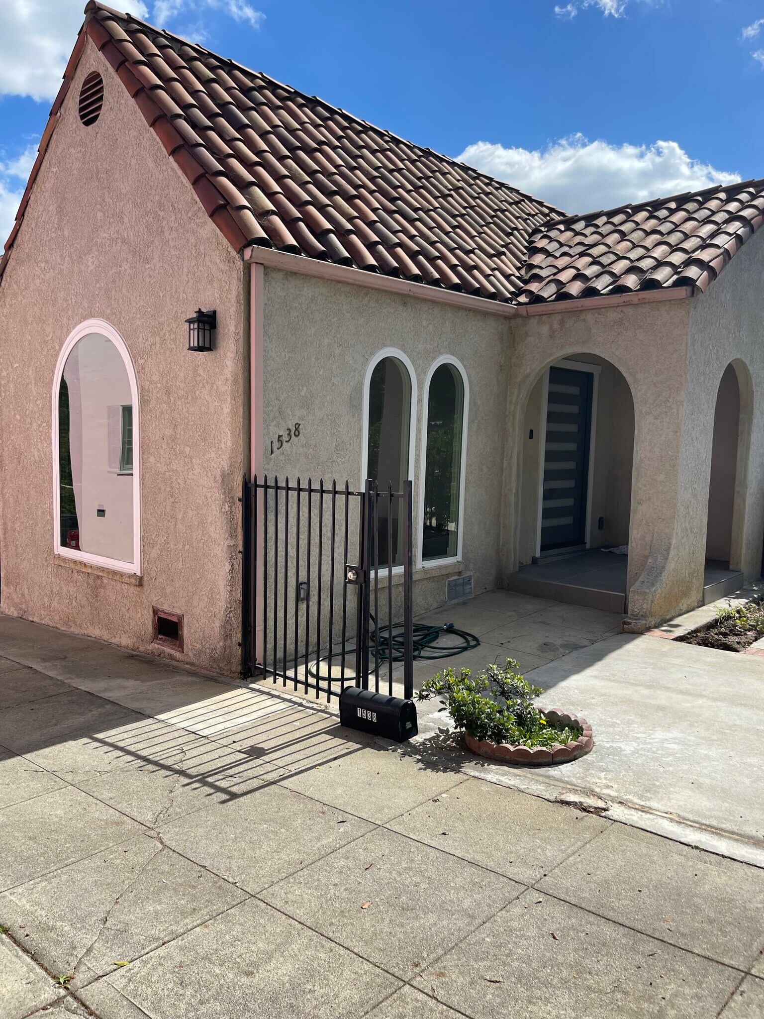 Building Photo - 1536 N Commonwealth Ave