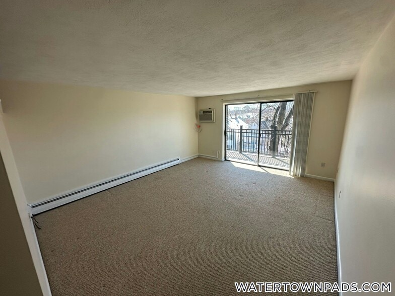 Building Photo - 245 Main St