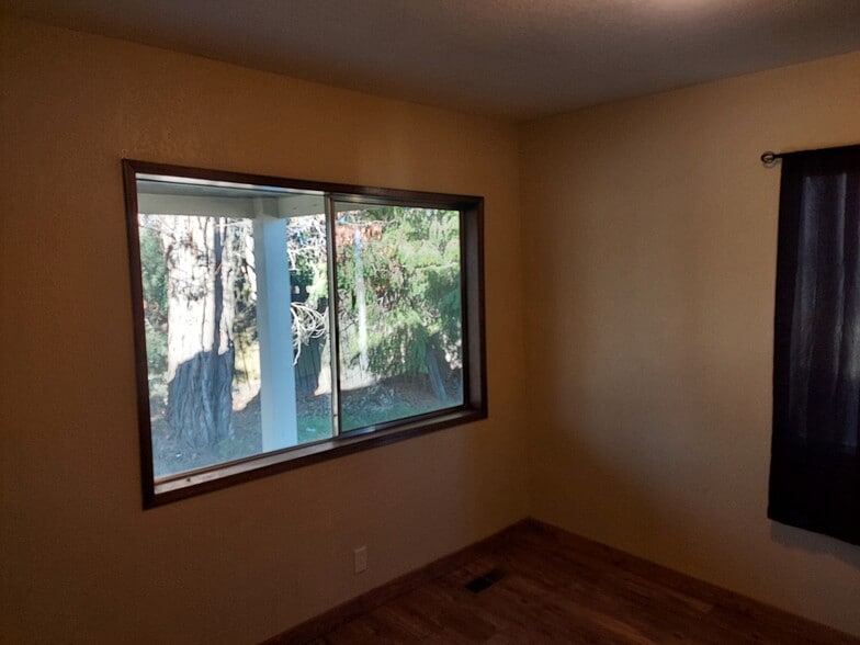 Second Bedroom - 209 Harrison St