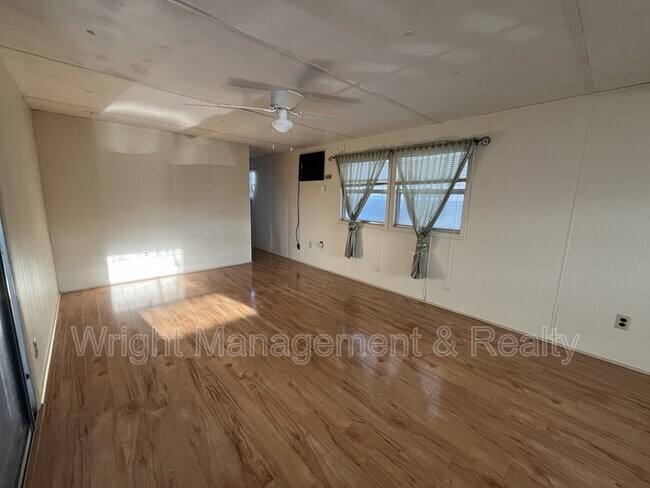 Building Photo - 2050 Lullaby Dr