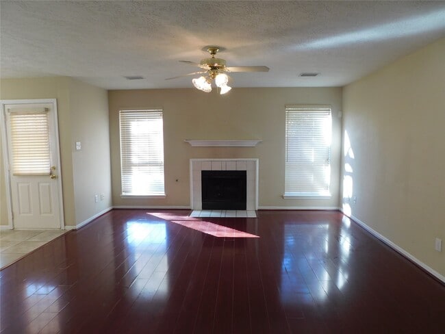 Building Photo - 122 High Meadows Dr