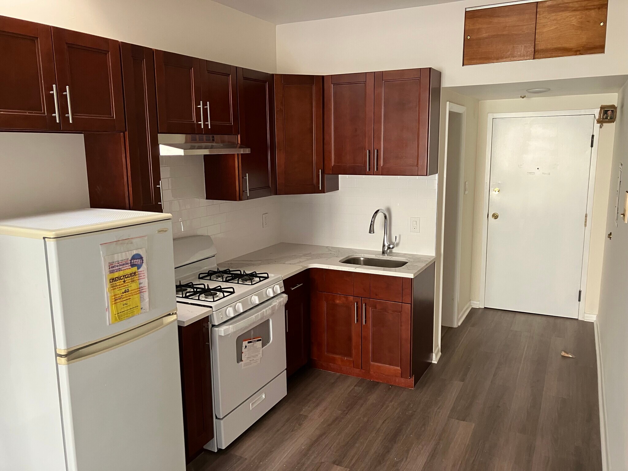 Building Photo - 136 N 10th St