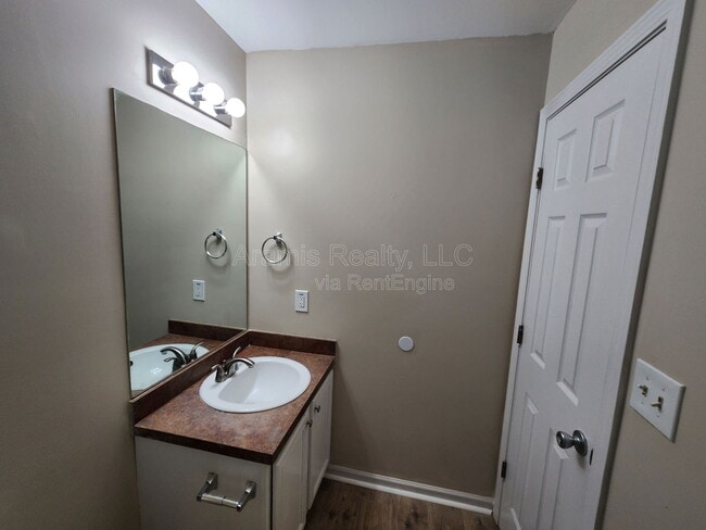 Building Photo - 2284 Coach Way