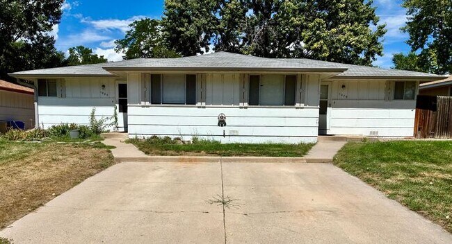 Building Photo - 2 Bedroom Ranch Duplex Near Downtown Loveland! Quiet neighborhood with Fenced Private Yard!