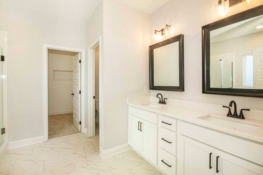 Building Photo - 12717 Duckfoot Ln