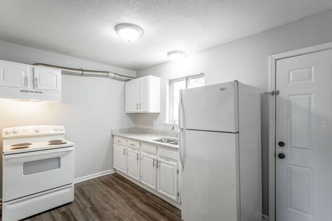 Building Photo - 4405 Delashmitt Rd