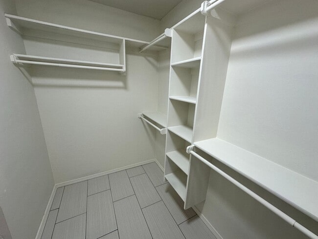 Building Photo - Beautiful 3bed/2bath House Available Near Tinker and Oklahoma Heart Hospital!