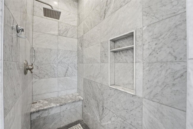 Building Photo - 10 Mariner Pass