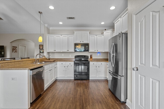 Building Photo - 730 Lime Ln