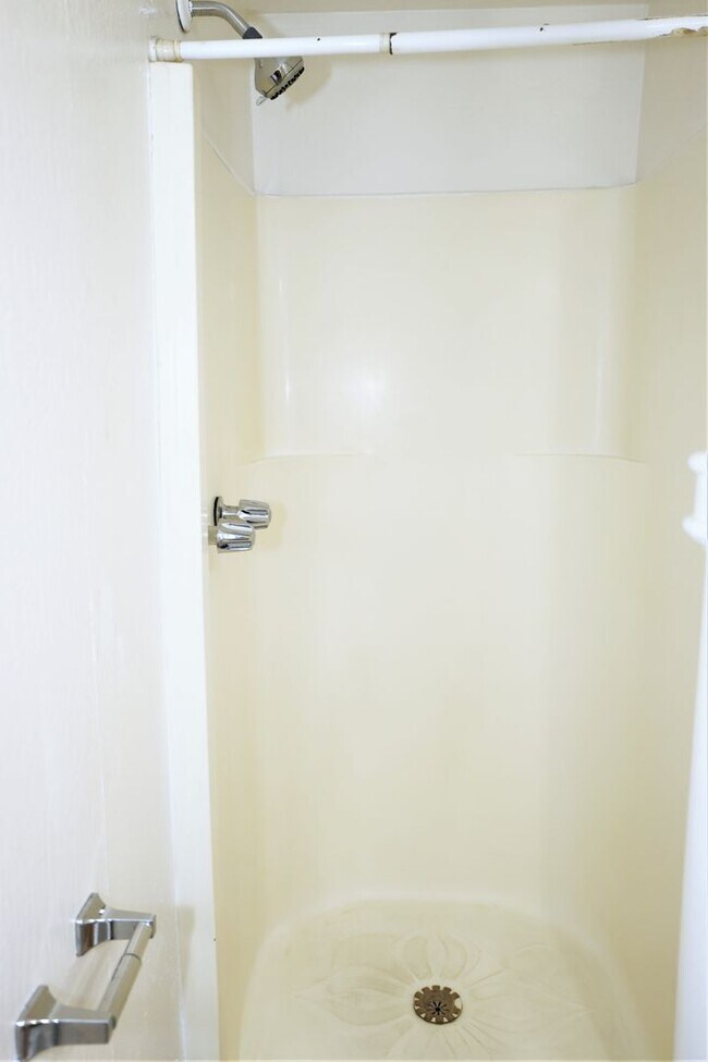 Building Photo - Cozy Studio w/ Private Fenced-In Yard and ...