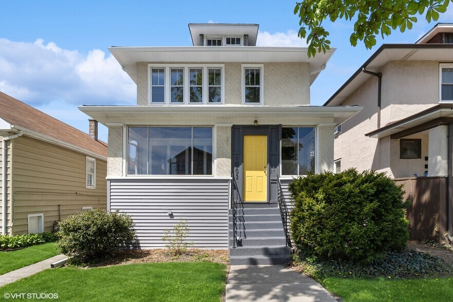 Building Photo - 1003 Beloit Ave