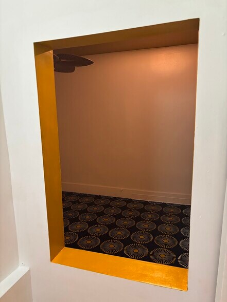 Pass-Through to indoor storage - 6531 West Blvd., Apt 6