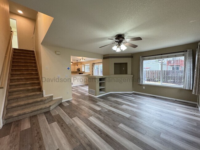 Building Photo - Gorgeous 5 Bedroom House in Stetson Hills