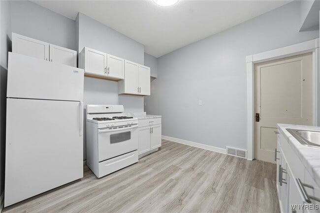 Building Photo - 76 Anderson Pl