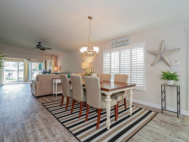 Building Photo - 5395 Dominica St