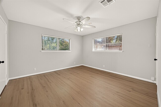 Building Photo - 5418 Darnell St