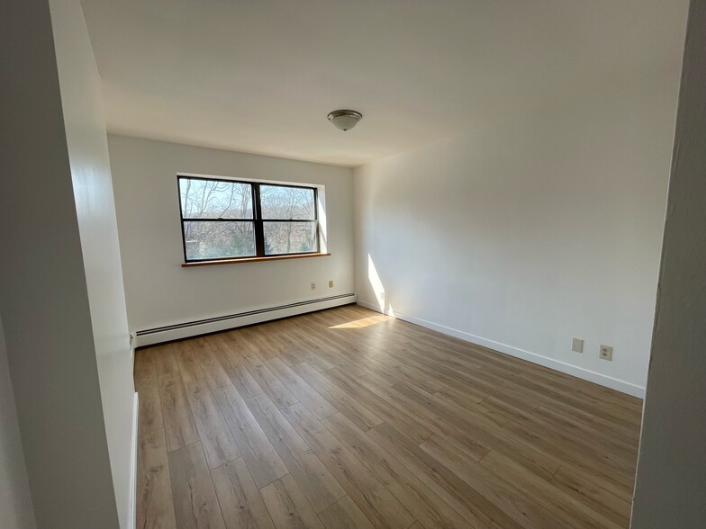 Building Photo - 307 Freeport Rd