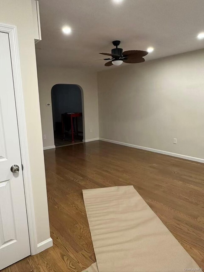 Building Photo - 83-09 57th Ave