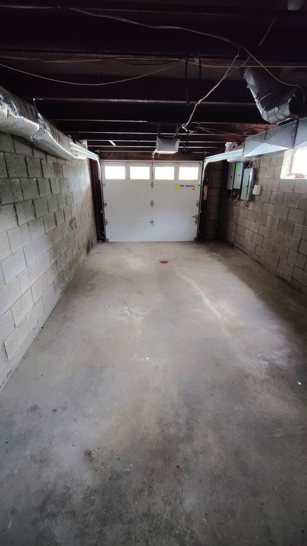 Building Photo - *Updated 1BD/1BA Apartment Available in Br...