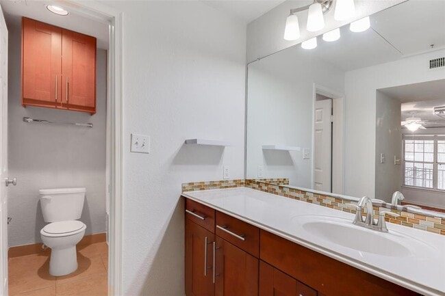 Building Photo - 7685 Northcross Dr