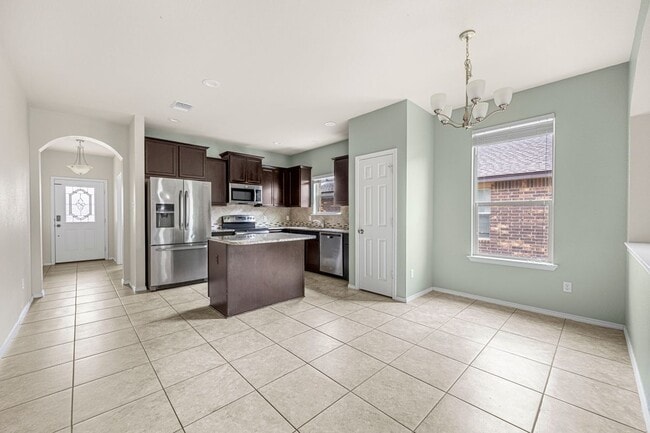 Building Photo - 1414 Fawn Lily Dr