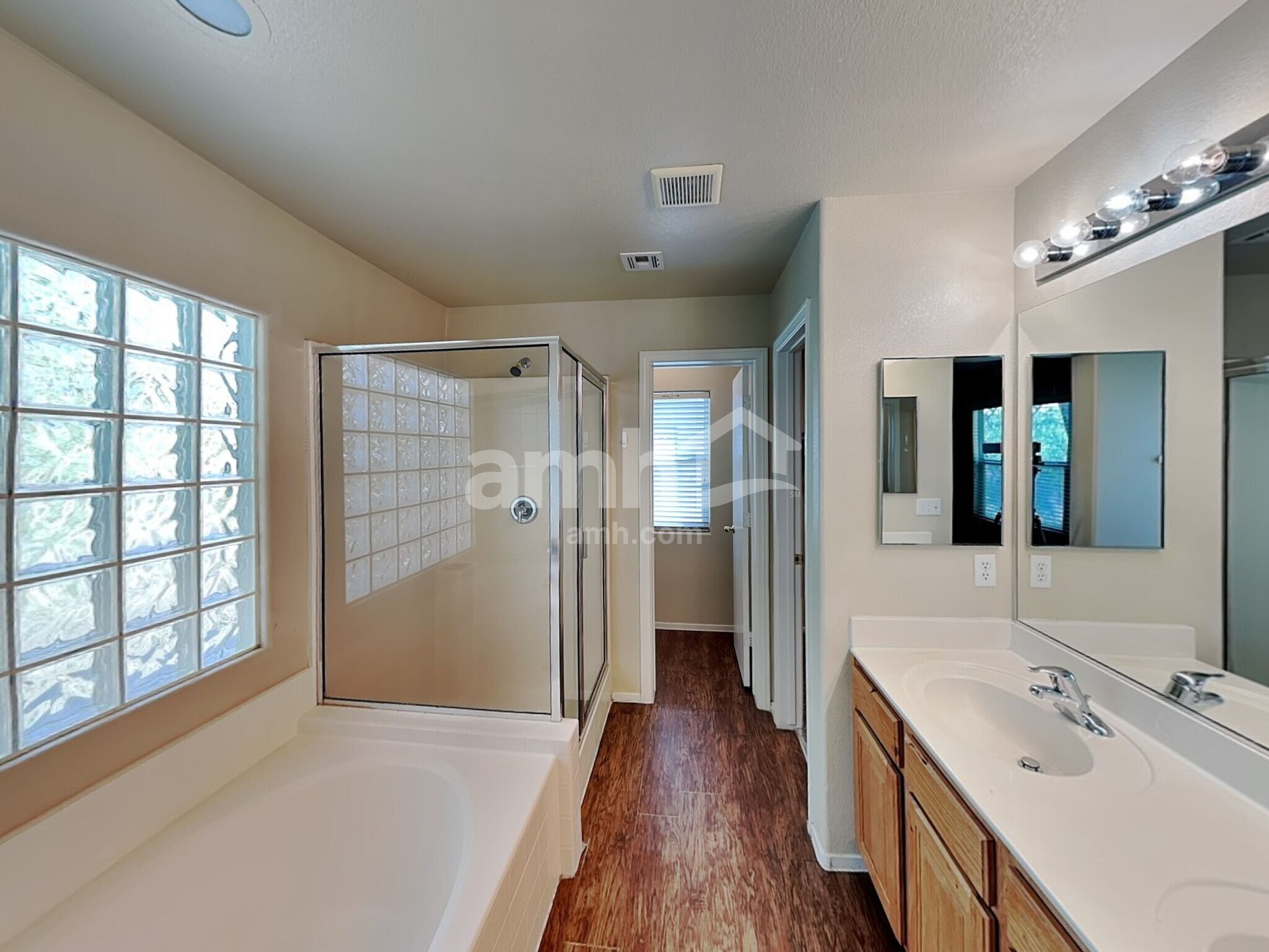 Building Photo - 8802 Salvestrin Point Ave