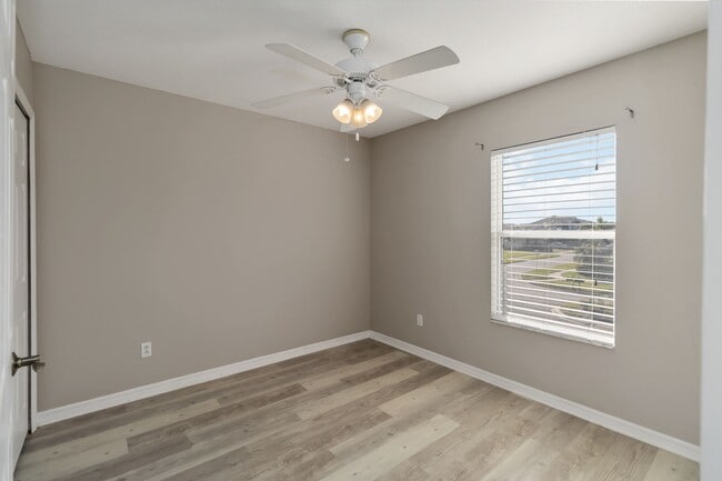 Building Photo - Beautiful Townhome with Private Courtyard & 2-Car Garage Near Lake Nona