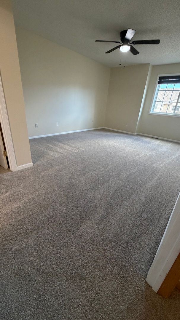 Building Photo - Freshly painted 3BD/2BA Townhome * Rosemount * Available Now