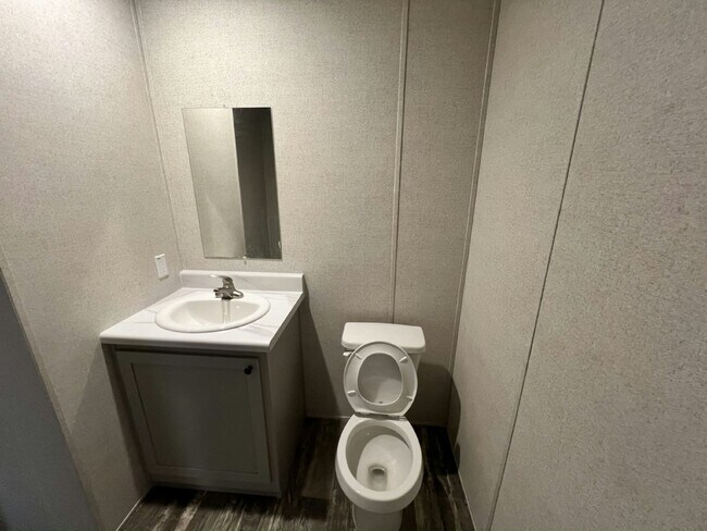 Building Photo - 126 Southland Ct