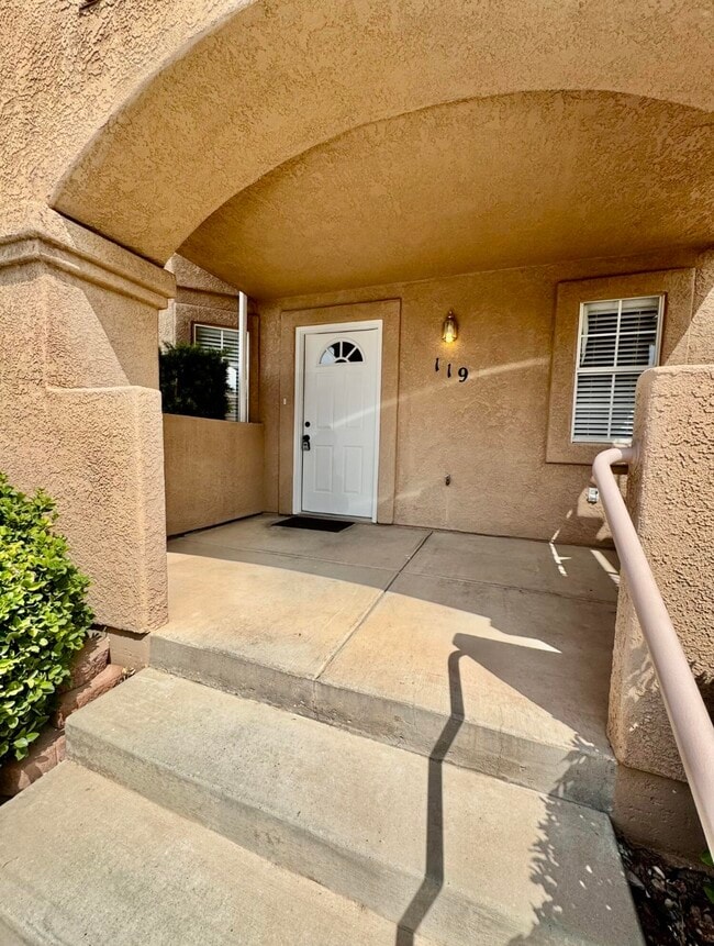 Building Photo - 1122 E 300 S