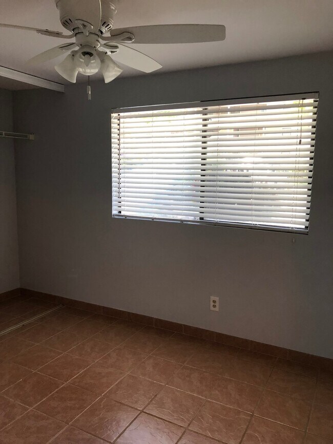 Building Photo - Unfurnished 2 BR/2BA Condo