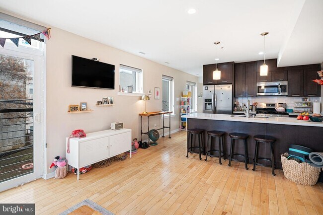 Building Photo - 847 N 16th St