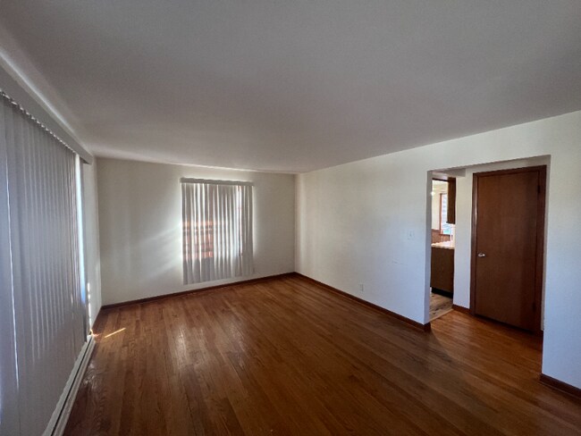 Building Photo - 2714 S 11th Pl