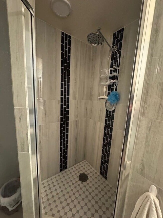 Building Photo - Furnished 2 BR Condo w/ Utilities Boat Dock, Marina, Garage -Roadhaven Marina Avail June-Dec, May...