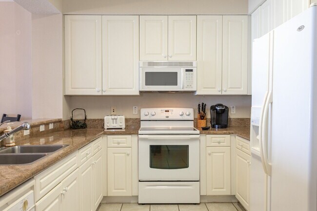 Building Photo - Stunning 8th-Floor Oceanview Condo – 3 Bed, 2.5 Bath