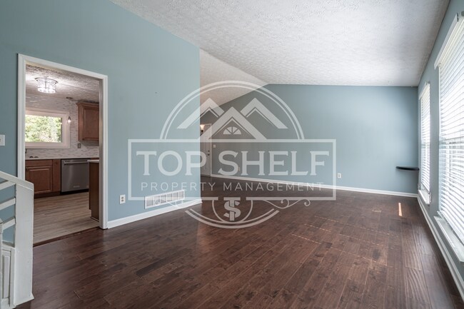 Building Photo - 1960 Branch View Dr