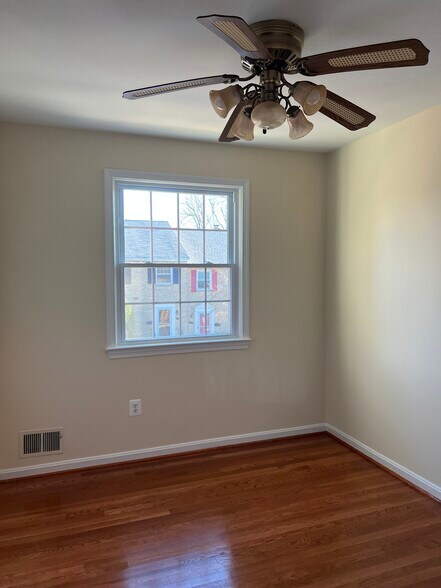 3rd Bedroom 2/4 - 2105 Bucknell Ter
