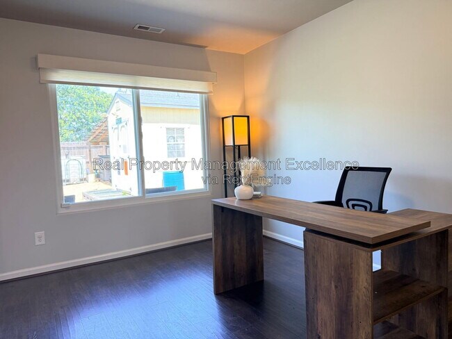 Building Photo - 3446 Ferdilah Ln