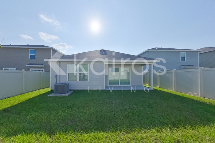 Building Photo - 8731 SW 44th Ct