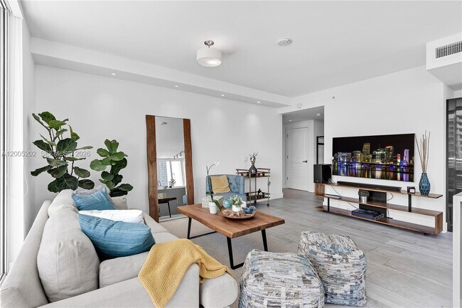 Building Photo - 1080 Brickell Ave