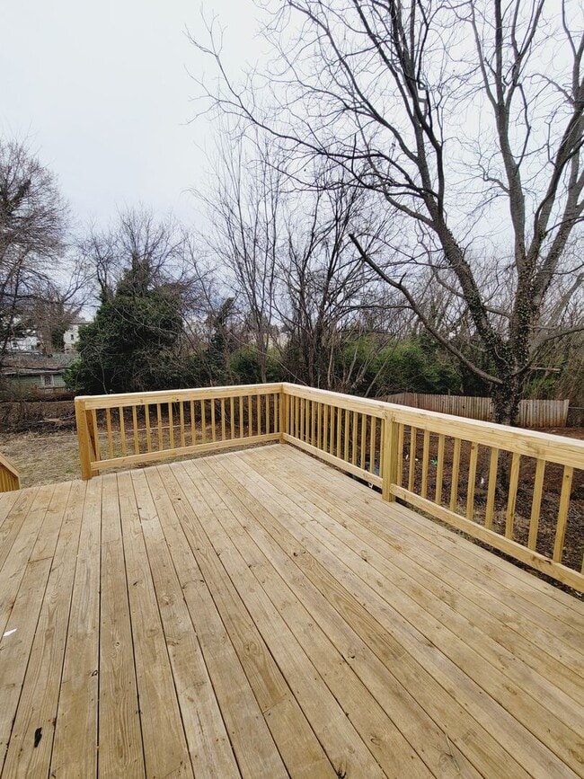 Building Photo - One-Bedroom Apartment for Rent Close to Downtown!